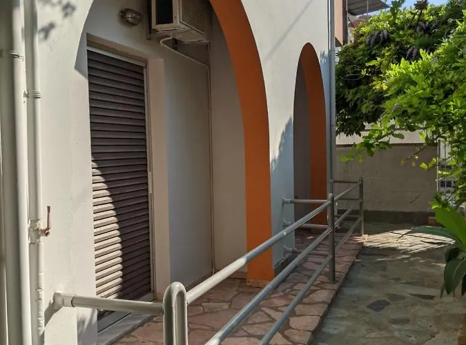 شقة فندقية Omirico 3*