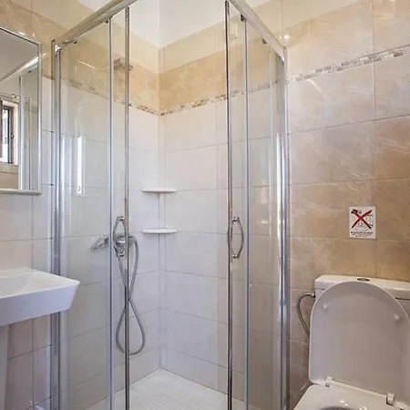 شقة فندقية Omirico 3*